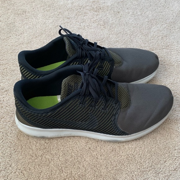 nike dark green sneakers